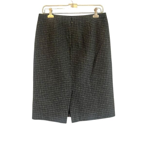 J. Crew 100% wool skirt. Lined size 4 - Picture 9 of 9